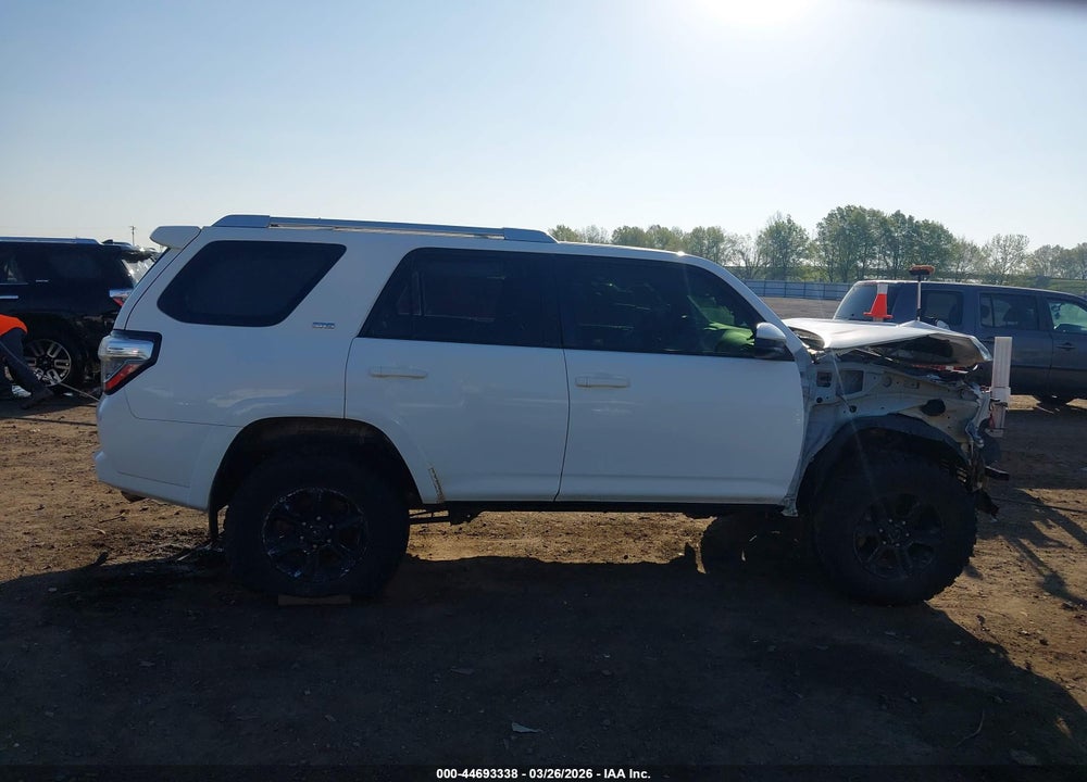 2018 TOYOTA 4RUNNER SR5 VIN: JTEBU5JR0J5560771