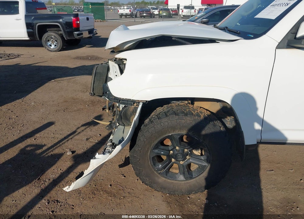 2018 TOYOTA 4RUNNER SR5 VIN: JTEBU5JR0J5560771