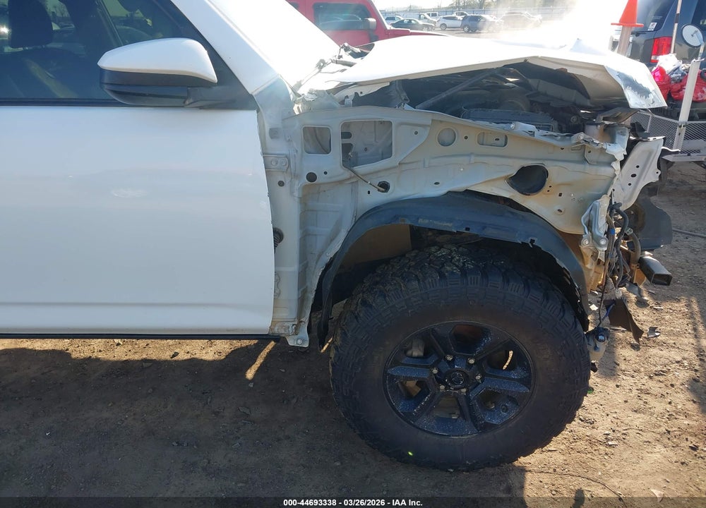 2018 TOYOTA 4RUNNER SR5 VIN: JTEBU5JR0J5560771