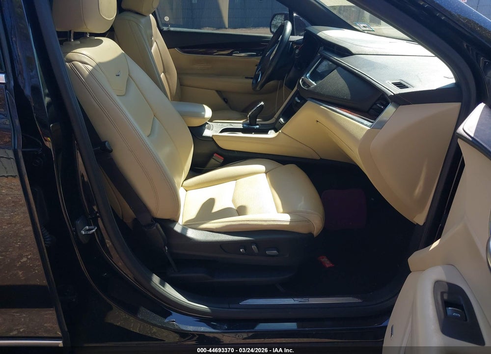 2017 CADILLAC XT5 LUXURY VIN: 1GYKNDRS3HZ324213