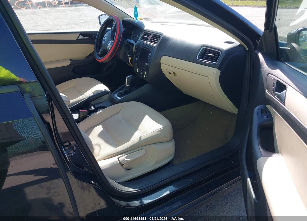2012 VOLKSWAGEN JETTA 2.5L SE VIN: 3VWDP7AJ3CM470552