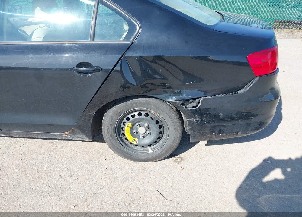 2012 VOLKSWAGEN JETTA 2.5L SE VIN: 3VWDP7AJ3CM470552