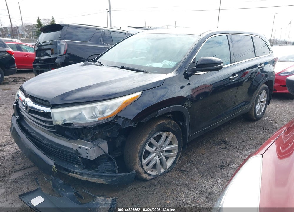 2015 TOYOTA HIGHLANDER LE V6 VIN: 5TDBKRFH0FS081625