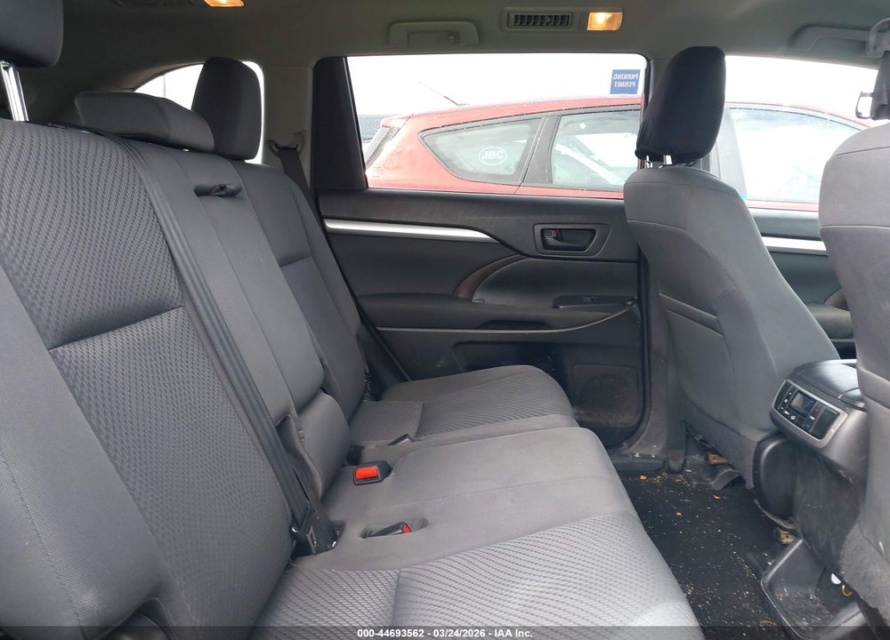 2015 TOYOTA HIGHLANDER LE V6 VIN: 5TDBKRFH0FS081625