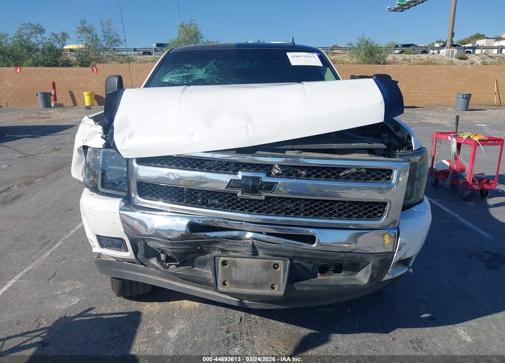 2011 CHEVROLET SILVERADO 1500 LT VIN: 3GCPCSE04BG354810
