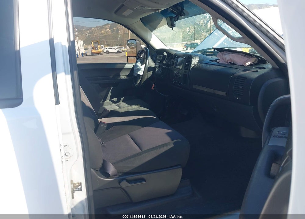 2011 CHEVROLET SILVERADO 1500 LT VIN: 3GCPCSE04BG354810