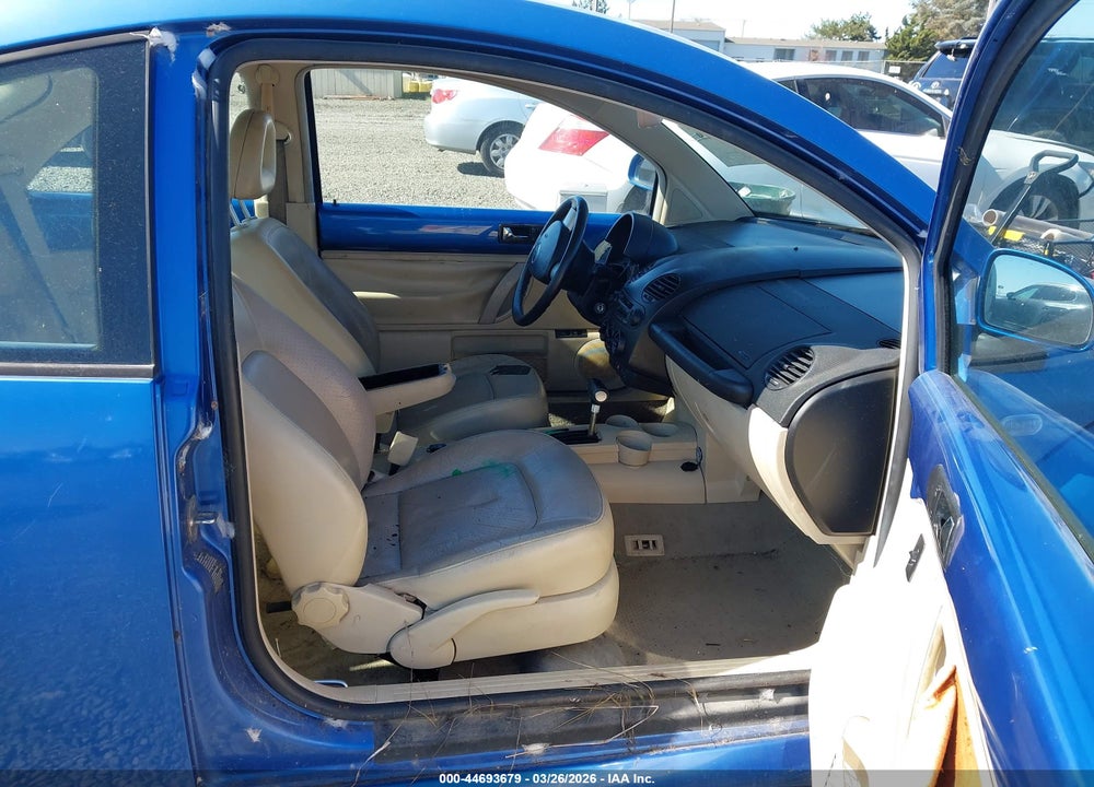 2000 VOLKSWAGEN NEW BEETLE GLX VIN: 3VWDD21C2YM444013