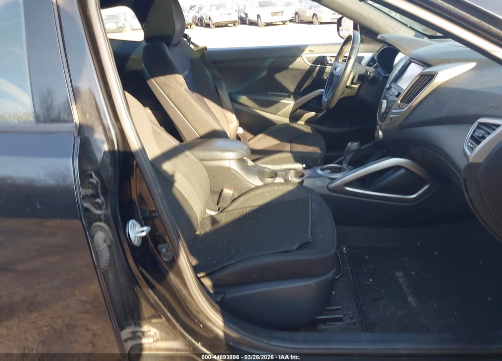 2017 HYUNDAI VELOSTER VALUE EDITION VIN: KMHTC6AD1HU321523