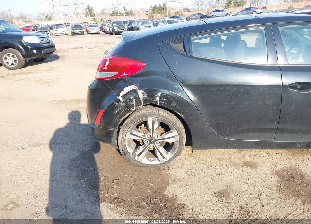 2017 HYUNDAI VELOSTER VALUE EDITION VIN: KMHTC6AD1HU321523