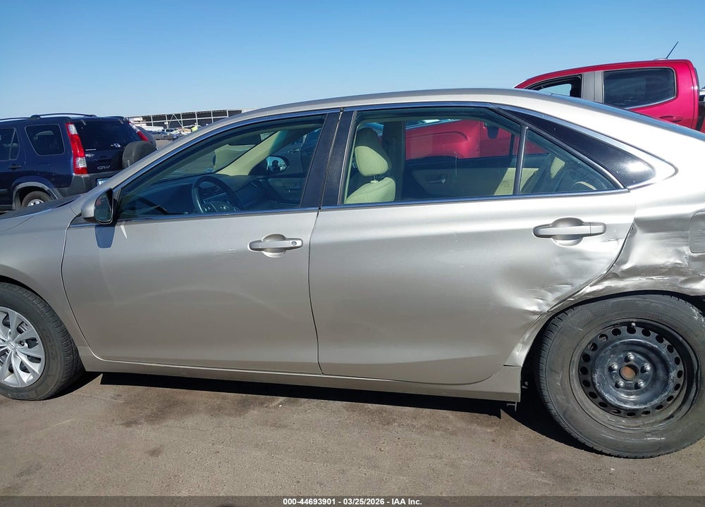 2015 TOYOTA CAMRY LE VIN: 4T1BF1FK7FU003884