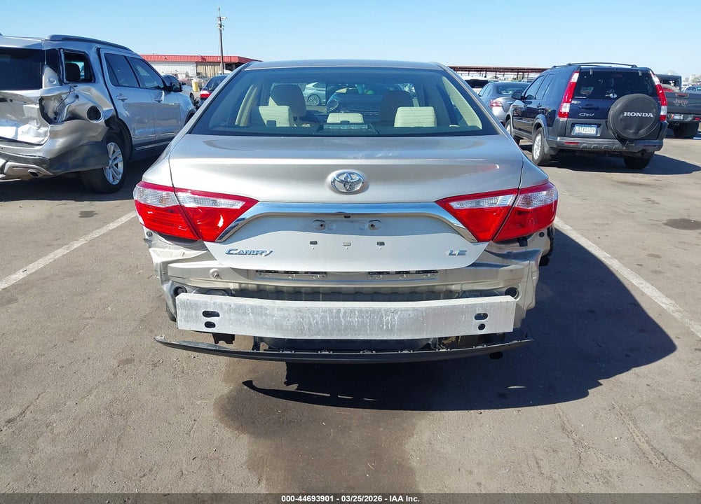 2015 TOYOTA CAMRY LE VIN: 4T1BF1FK7FU003884