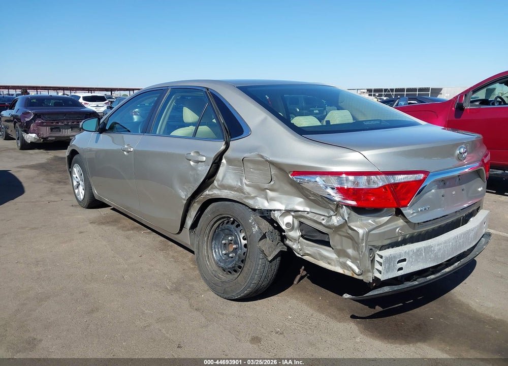 2015 TOYOTA CAMRY LE VIN: 4T1BF1FK7FU003884