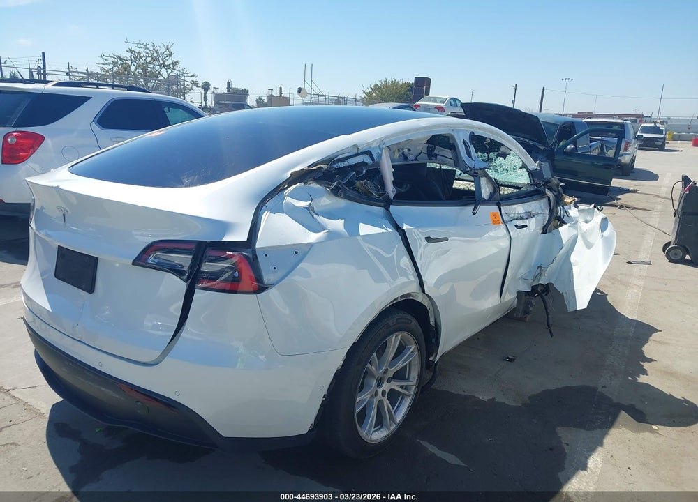2021 TESLA MODEL Y STANDARD RANGE REAR-WHEEL DRIVE VIN: 5YJYGDED5MF113984