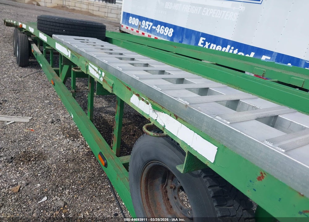 2000 APPALACIAN 48' WEDGE CAR TRAILER VIN: 1SPFW4838Y1000940