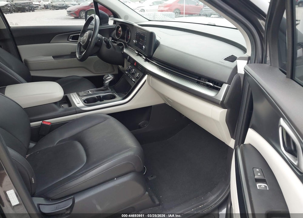 2023 KIA CARNIVAL MPV LX SEAT PACKAGE VIN: KNDNB4H34P6278297