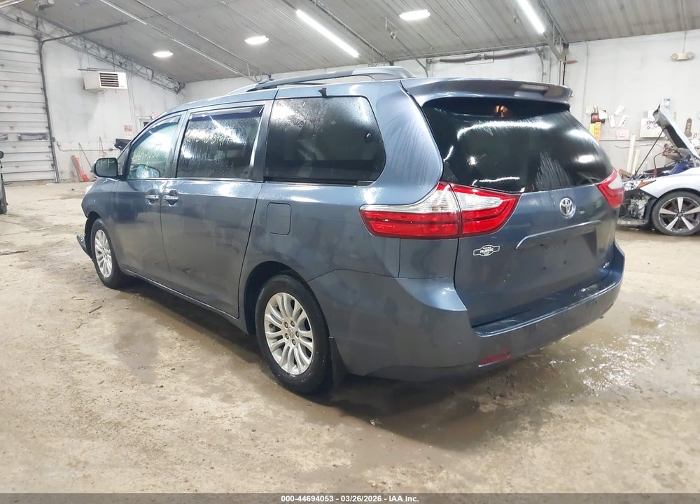 2016 TOYOTA SIENNA XLE 8 PASSENGER VIN: 5TDYK3DC1GS714701