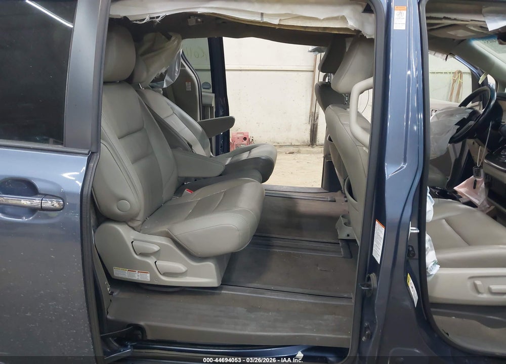 2016 TOYOTA SIENNA XLE 8 PASSENGER VIN: 5TDYK3DC1GS714701