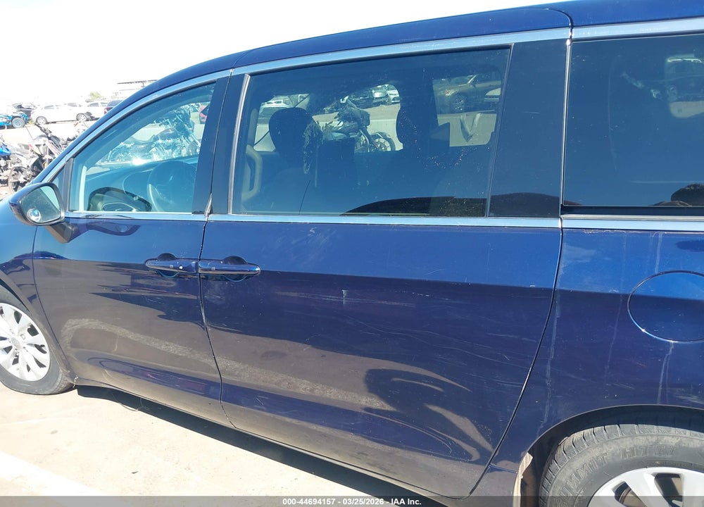 2017 CHRYSLER PACIFICA TOURING VIN: 2C4RC1DGXHR656381