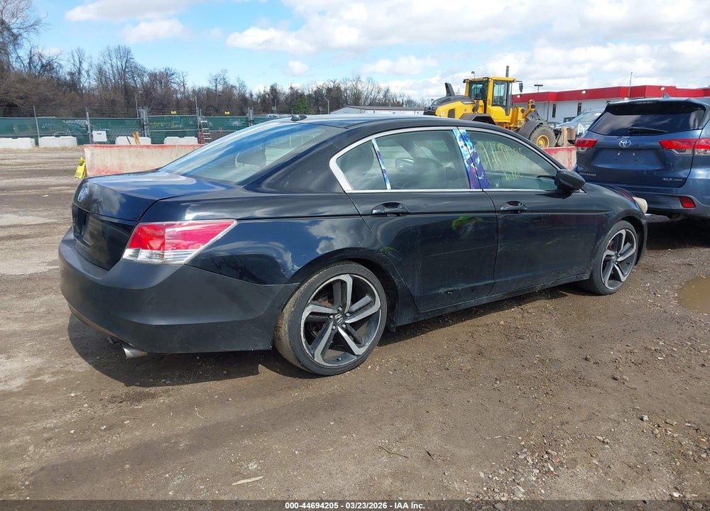 2010 HONDA ACCORD 2.4 EX-L VIN: 1HGCP2F83AA081820