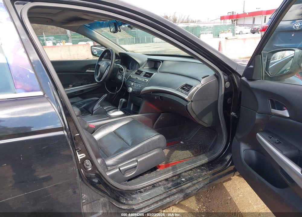2010 HONDA ACCORD 2.4 EX-L VIN: 1HGCP2F83AA081820