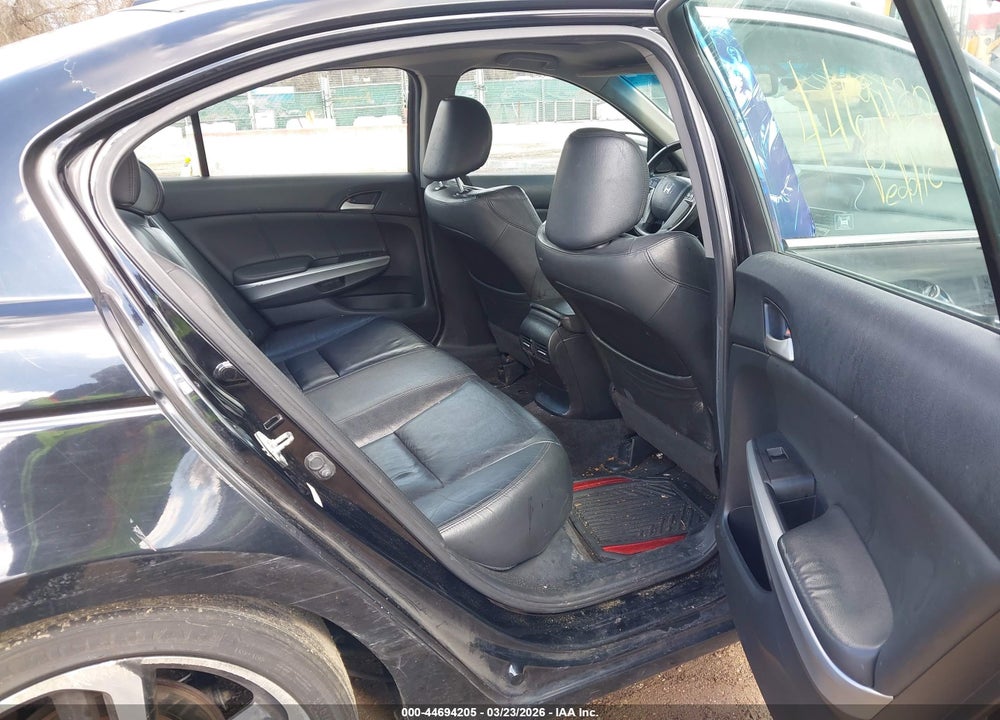2010 HONDA ACCORD 2.4 EX-L VIN: 1HGCP2F83AA081820