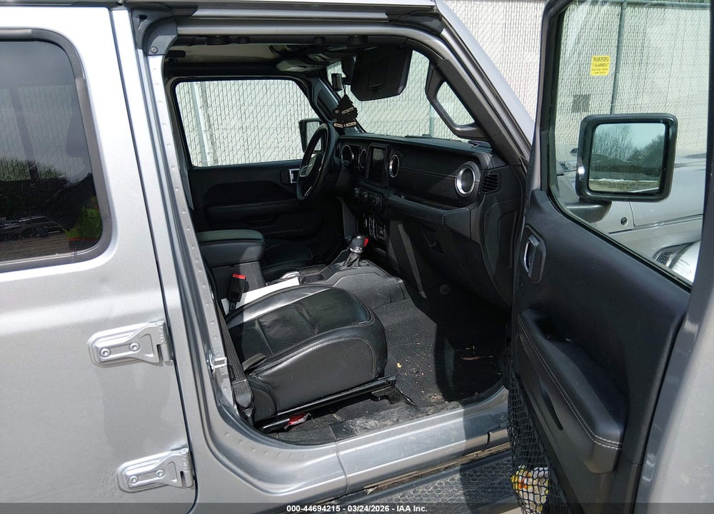 2018 JEEP WRANGLER UNLIMITED SAHARA 4X4 VIN: 1C4HJXENXJW203800