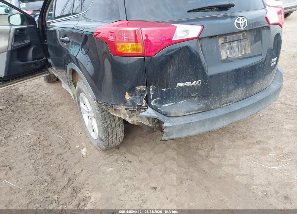 2013 TOYOTA RAV4 XLE VIN: 2T3RFREV4DW042722