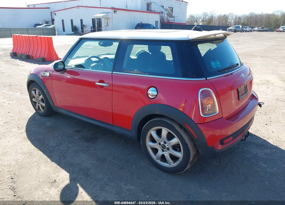 2010 MINI COOPER S VIN: WMWMF7C56ATW89197