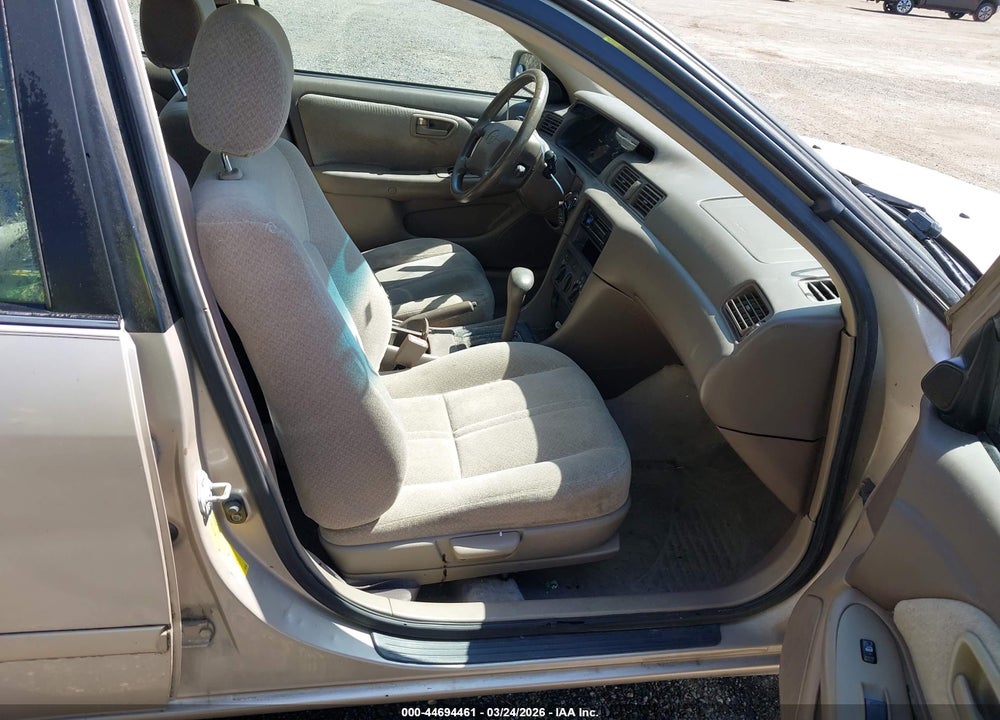 2000 TOYOTA CAMRY LE VIN: 4T1BG28K4YU998319