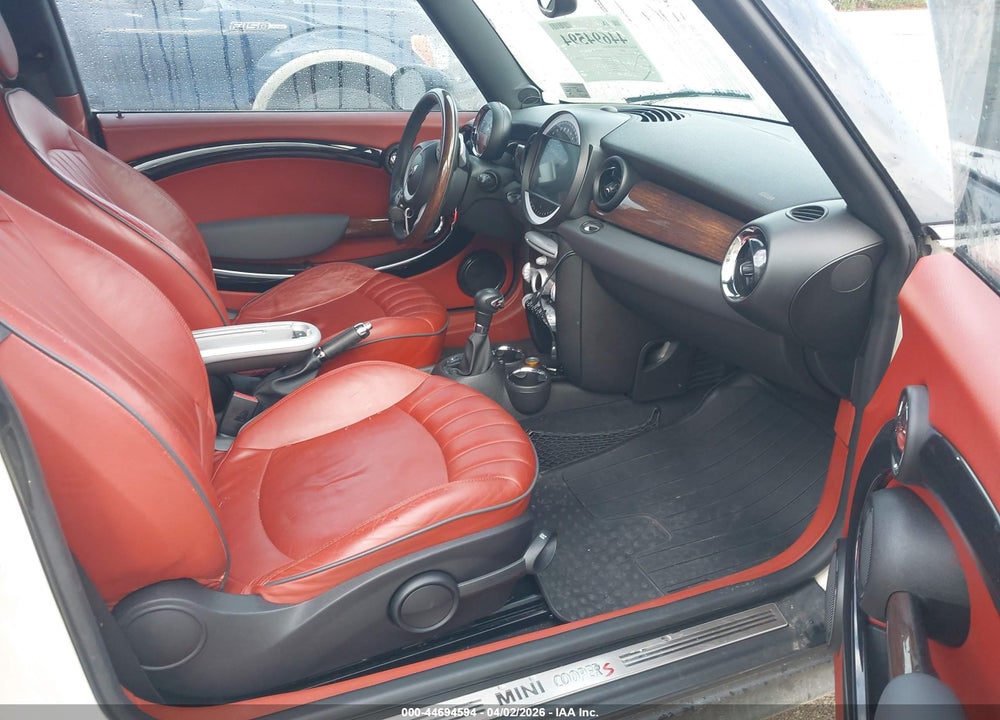 2007 MINI COOPER S VIN: WMWMF73577TL89807