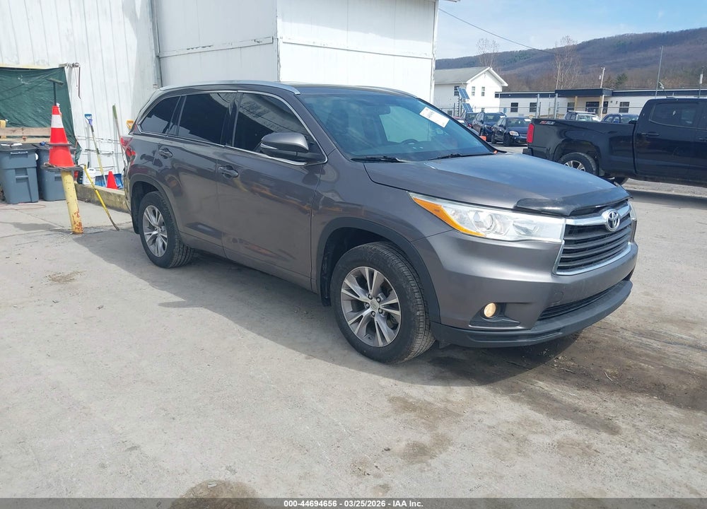 2014 TOYOTA HIGHLANDER XLE V6 VIN: 5TDJKRFH7ES053668