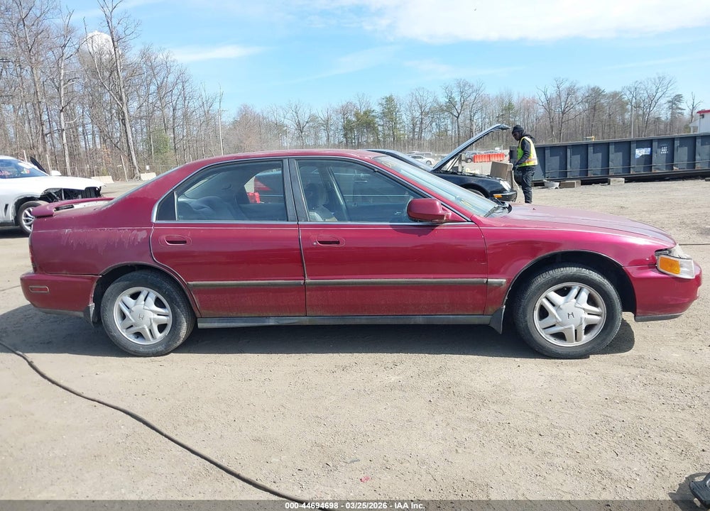 1997 HONDA ACCORD LX VIN: 1HGCD5637VA081906