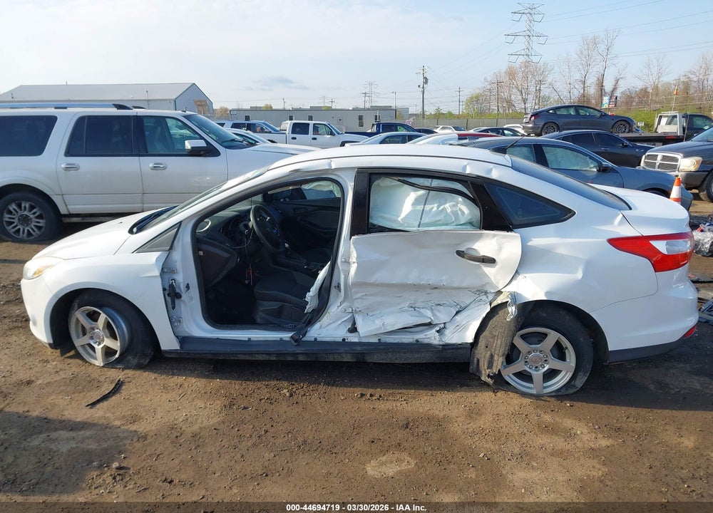 2013 FORD FOCUS S VIN: 1FADP3E24DL275938