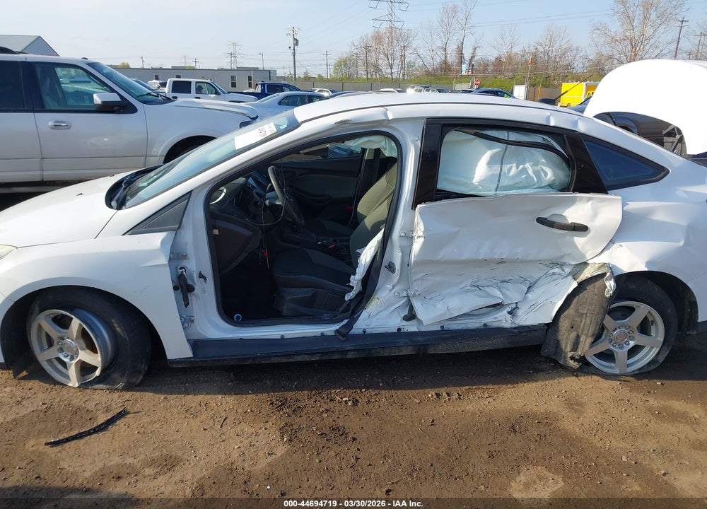2013 FORD FOCUS S VIN: 1FADP3E24DL275938