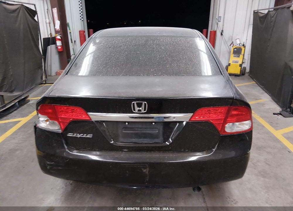 2011 HONDA CIVIC LX VIN: 2HGFA1F52BH304334