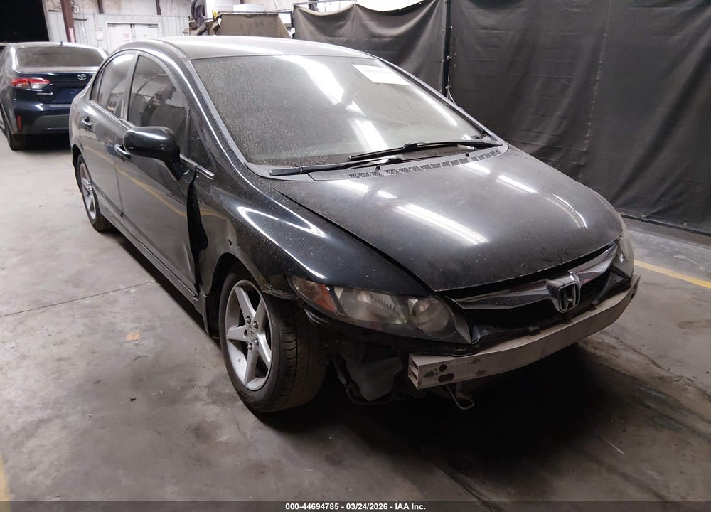 2011 HONDA CIVIC LX VIN: 2HGFA1F52BH304334