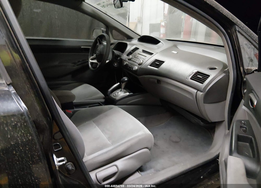 2011 HONDA CIVIC LX VIN: 2HGFA1F52BH304334