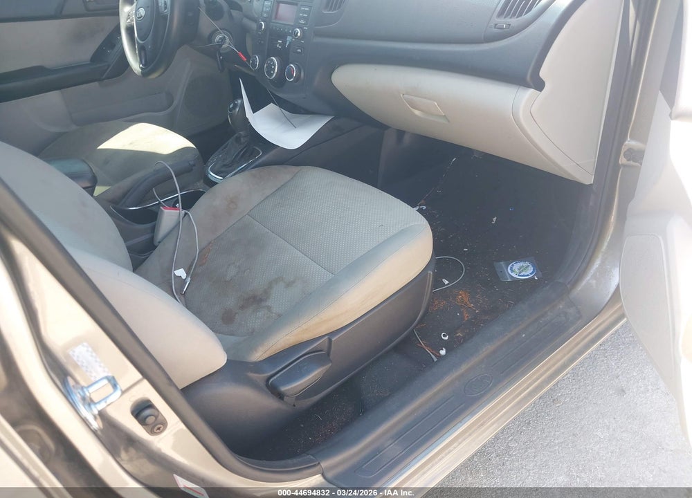 2011 KIA FORTE EX VIN: KNAFU4A29B5375216