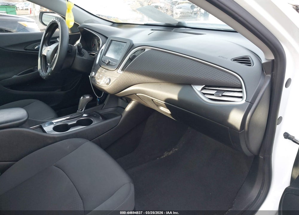 2018 CHEVROLET MALIBU 1FL VIN: 1G1ZC5ST2JF248017
