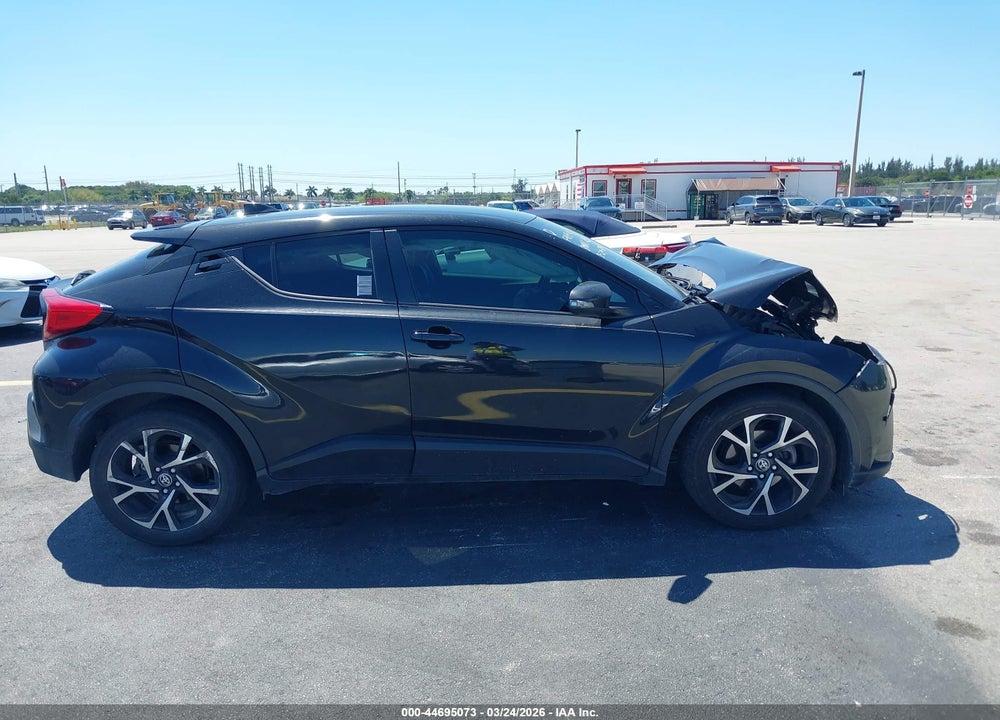 2020 TOYOTA C-HR XLE VIN: NMTKHMBX3LR105800