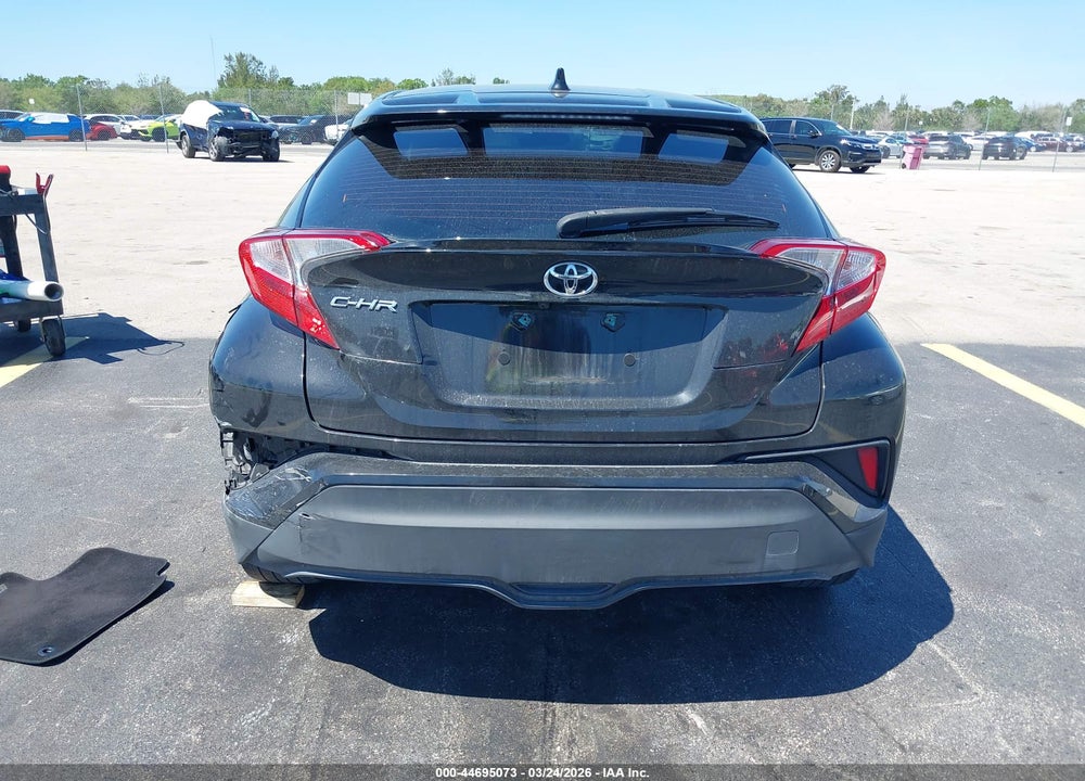 2020 TOYOTA C-HR XLE VIN: NMTKHMBX3LR105800