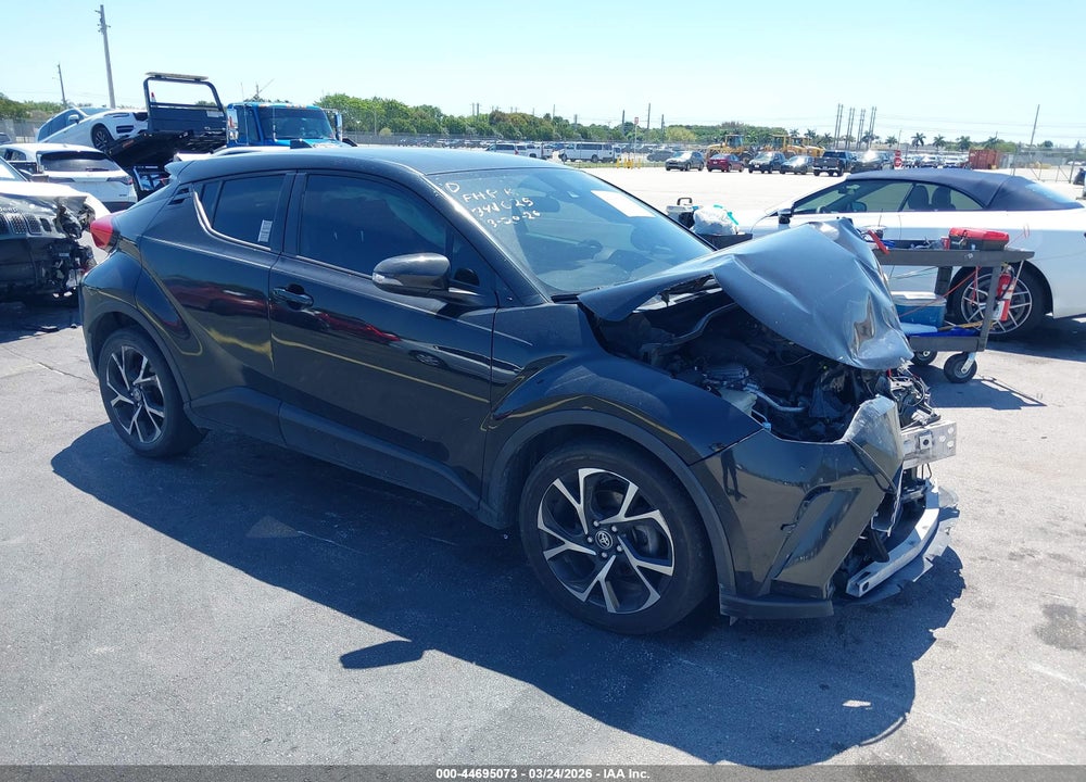 2020 TOYOTA C-HR XLE VIN: NMTKHMBX3LR105800