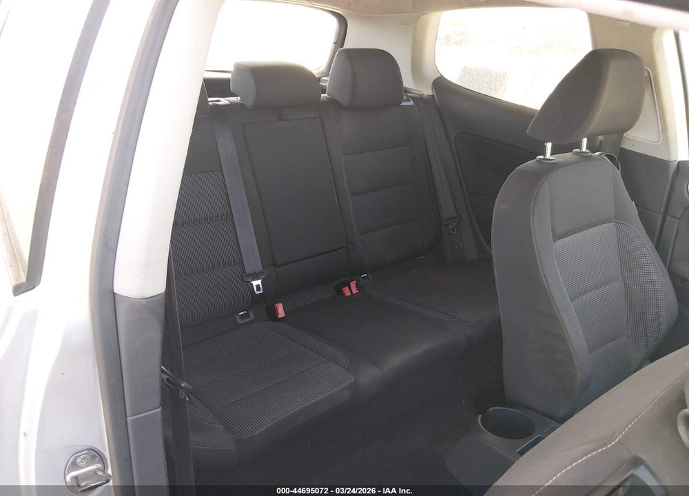 2011 VOLKSWAGEN GOLF 2.5L 2-DOOR VIN: WVWBA7AJ6BW100156