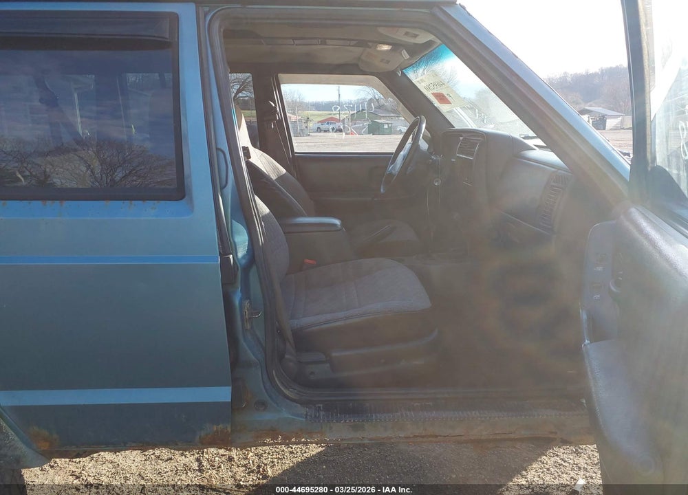 1999 JEEP CHEROKEE CLASSIC/SPORT VIN: 1J4FF68S8XL632569