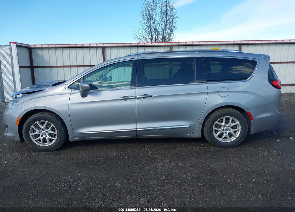 2020 CHRYSLER PACIFICA TOURING L VIN: 2C4RC1BG8LR105782