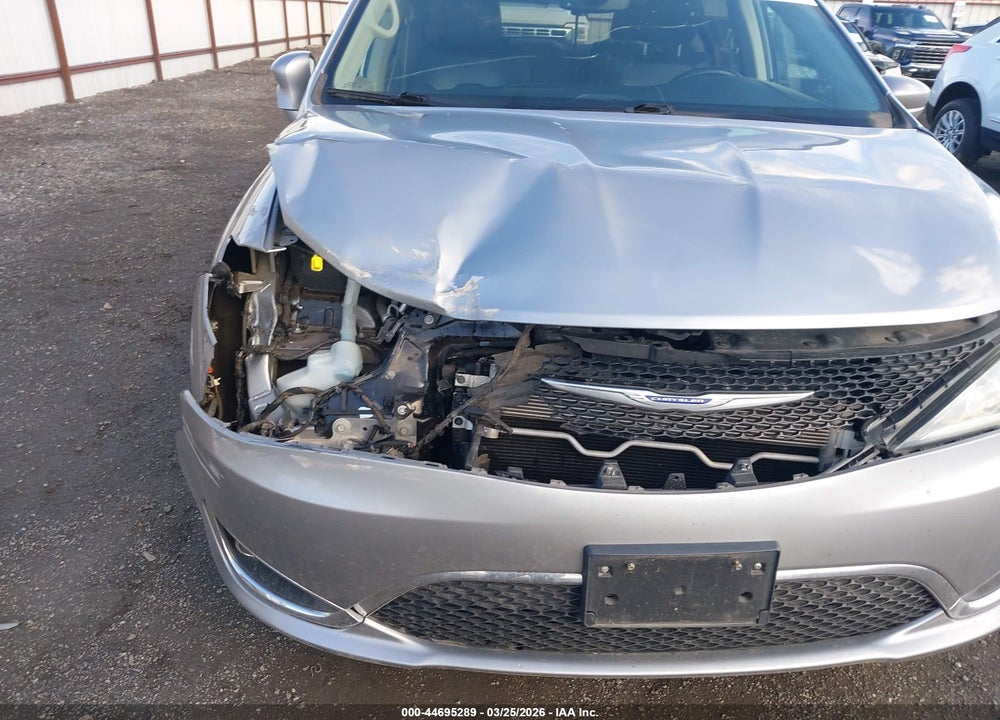 2020 CHRYSLER PACIFICA TOURING L VIN: 2C4RC1BG8LR105782