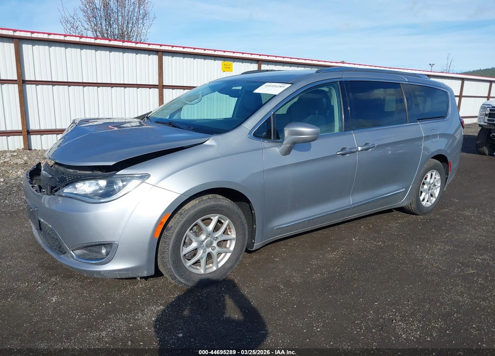 2020 CHRYSLER PACIFICA TOURING L VIN: 2C4RC1BG8LR105782