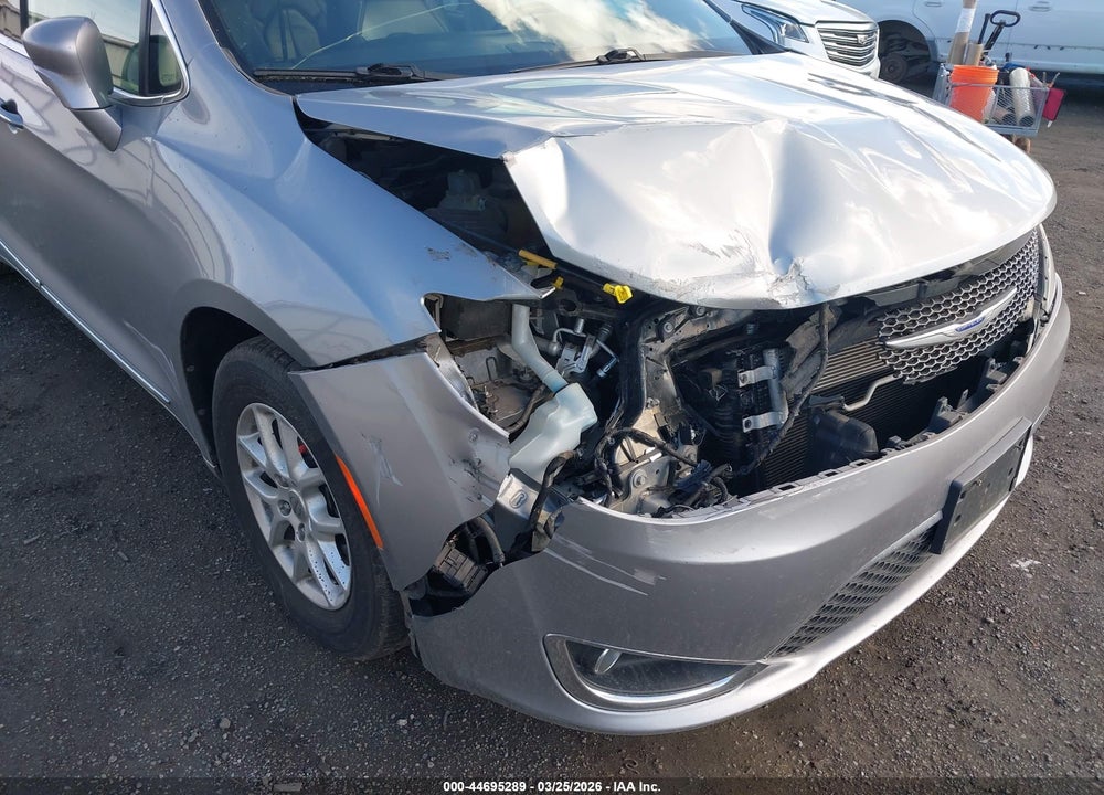 2020 CHRYSLER PACIFICA TOURING L VIN: 2C4RC1BG8LR105782