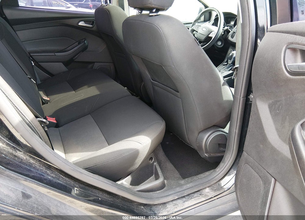 2016 FORD FOCUS SE VIN: 1FADP3K2XGL214182