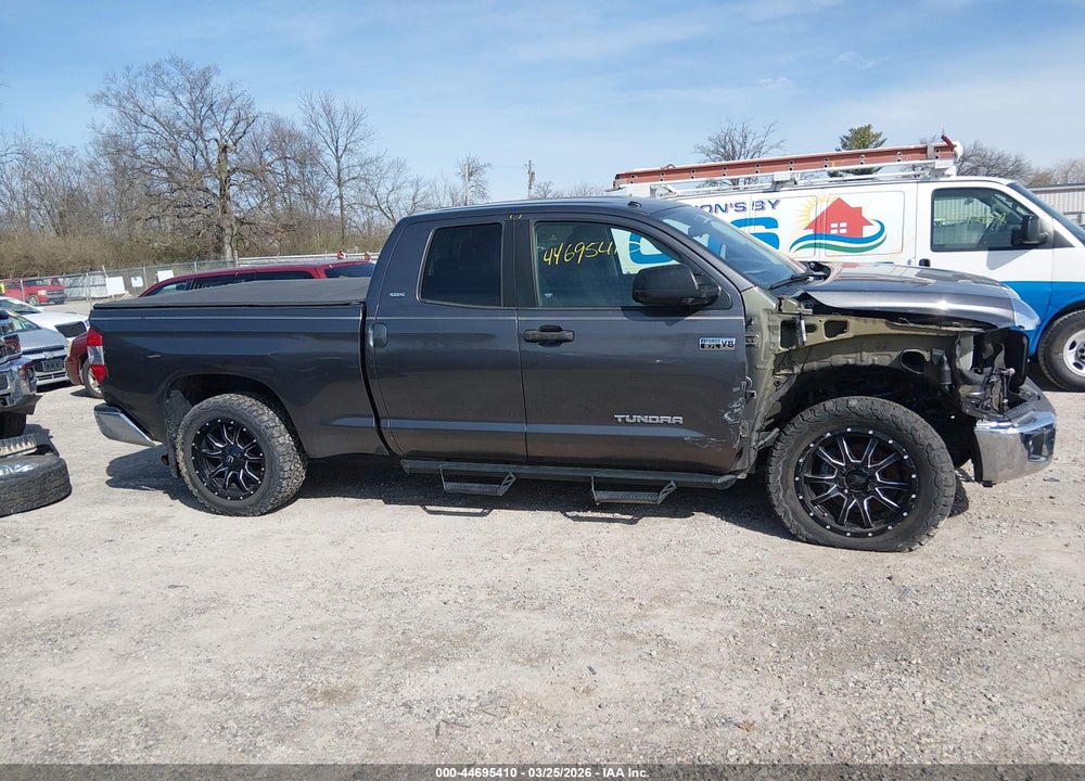 2015 TOYOTA TUNDRA SR5 5.7L V8 VIN: 5TFUW5F19FX456480